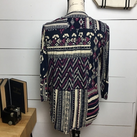 Lucky Brand Women’s Top with Aztec print - Picture 7 of 7